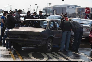 Illustration for article titled The 24 Hours Of LeMons New England 2009 Über Gallery, Part 2